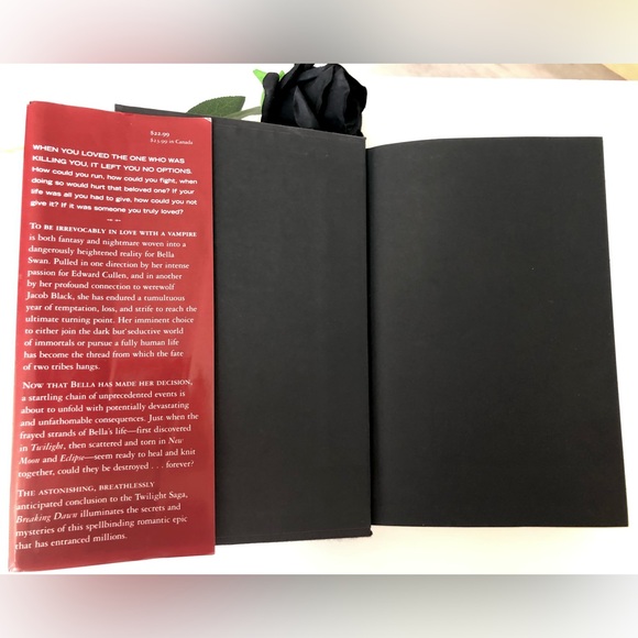 🖤❤️Twilight Saga Breaking Dawn Hardcover Book - Picture 5 of 8